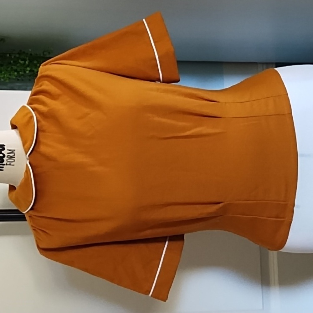 Vintage-Inspired Ginger-Colored Shirt